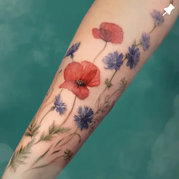 maja_the_bee_tattoo, guest artist at True Canvas Vienna – Realism – Color, Floral / Botanical