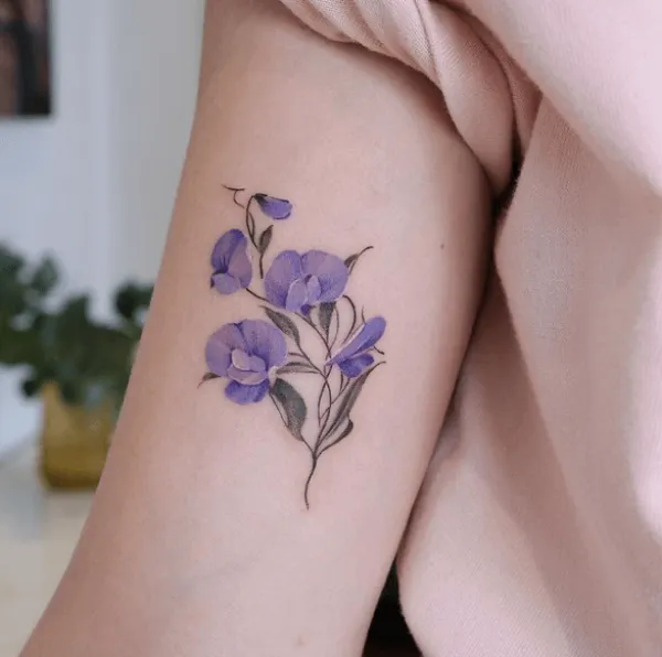 mo.no.tattoo, guest artist at True Canvas Vienna – Realism – Color, Floral / Botanical