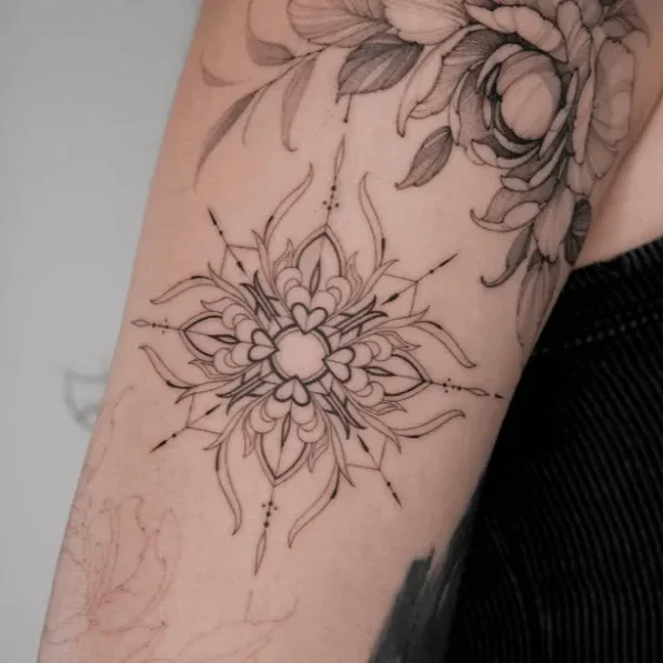 Romary_tattoo, guest artist at True Canvas Vienna – Mandalas / Ornaments, Floral / Botanical