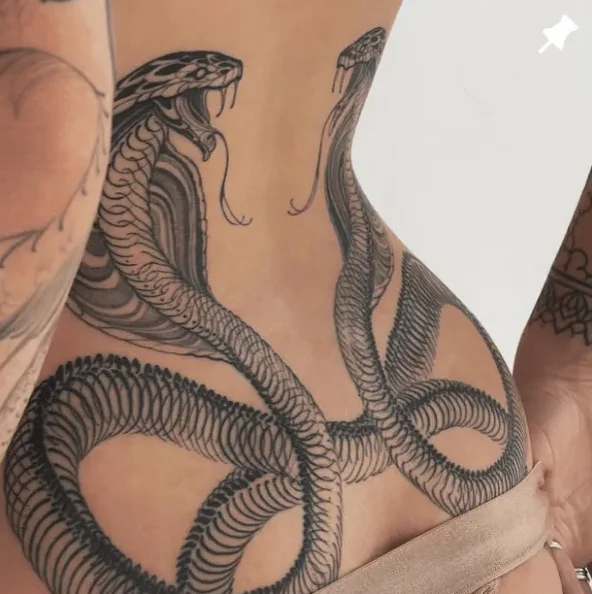 timvic_tattooer, guest artist at True Canvas Vienna – Blackwork / Blackout, Traditional / Neo Traditional / Oldschool